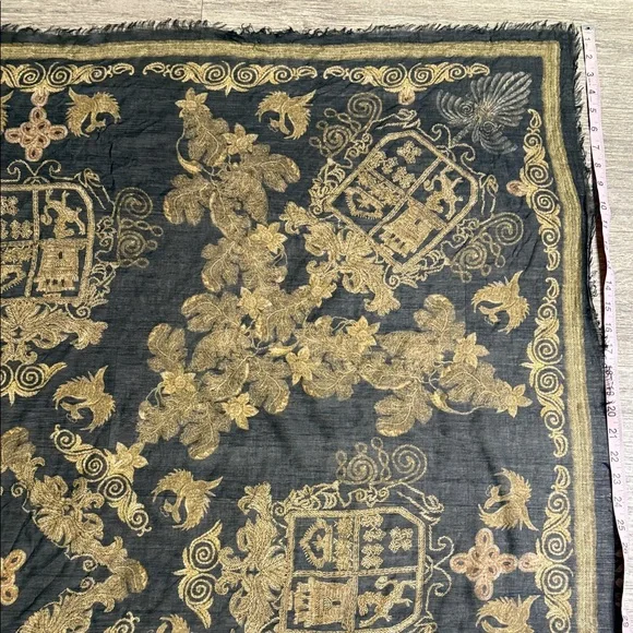 Alexander McQueen Black and Gold Patterned scarf - Picture 4 of 12